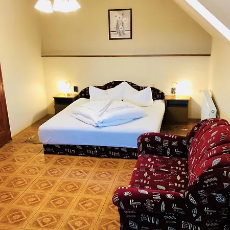 Szuts Vendeghaz 3* Fertőrákos