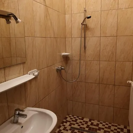 بيت ضيافة Szuts Vendeghaz Fertőrákos