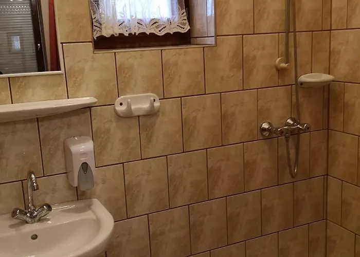 بيت ضيافة Szuts Vendeghaz Fertőrákos